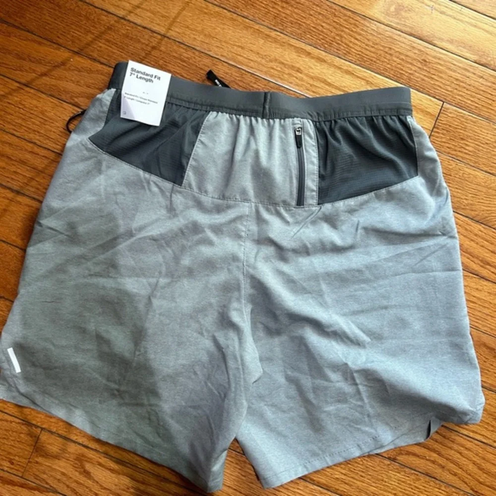 Nike men’s running shorts drifit gray lined pockets size small NWT‎